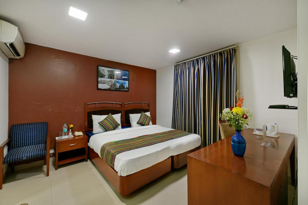 Hotel Admire Inn - New Friends Colony New Delhi Exterior photo